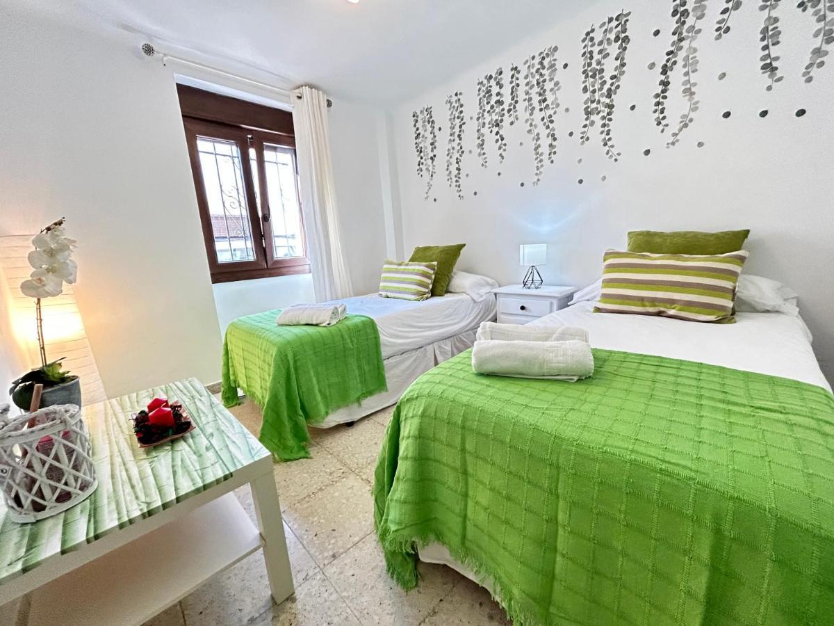 Cozy Town House With Terrace And Free Wifi Villa Ronda Exteriör bild
